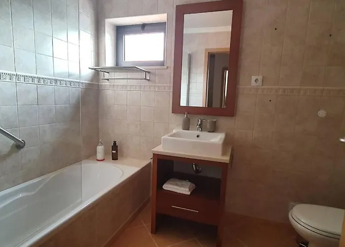 Апартаменты Casa Muralha - Apartment. Garage. Wi-fi. Лагуш