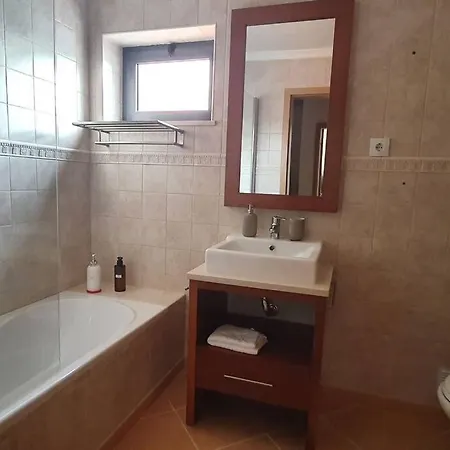 Апартаменты Casa Muralha - Apartment. Garage. Wi-fi. Лагуш